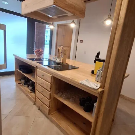 Appartamento Portela Business Center *